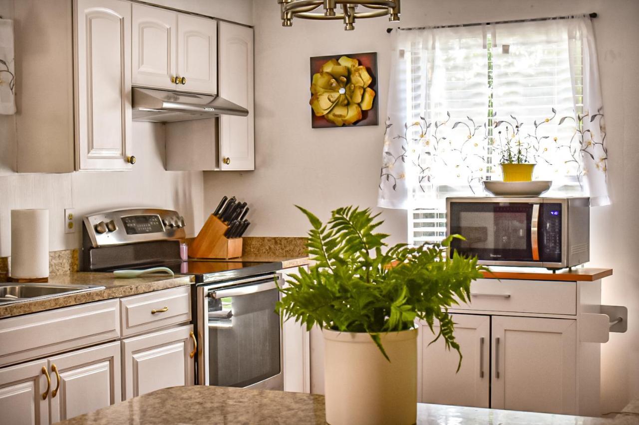 Welcome To The Cottage: A Home Away From Home Port St. Lucie Екстер'єр фото
